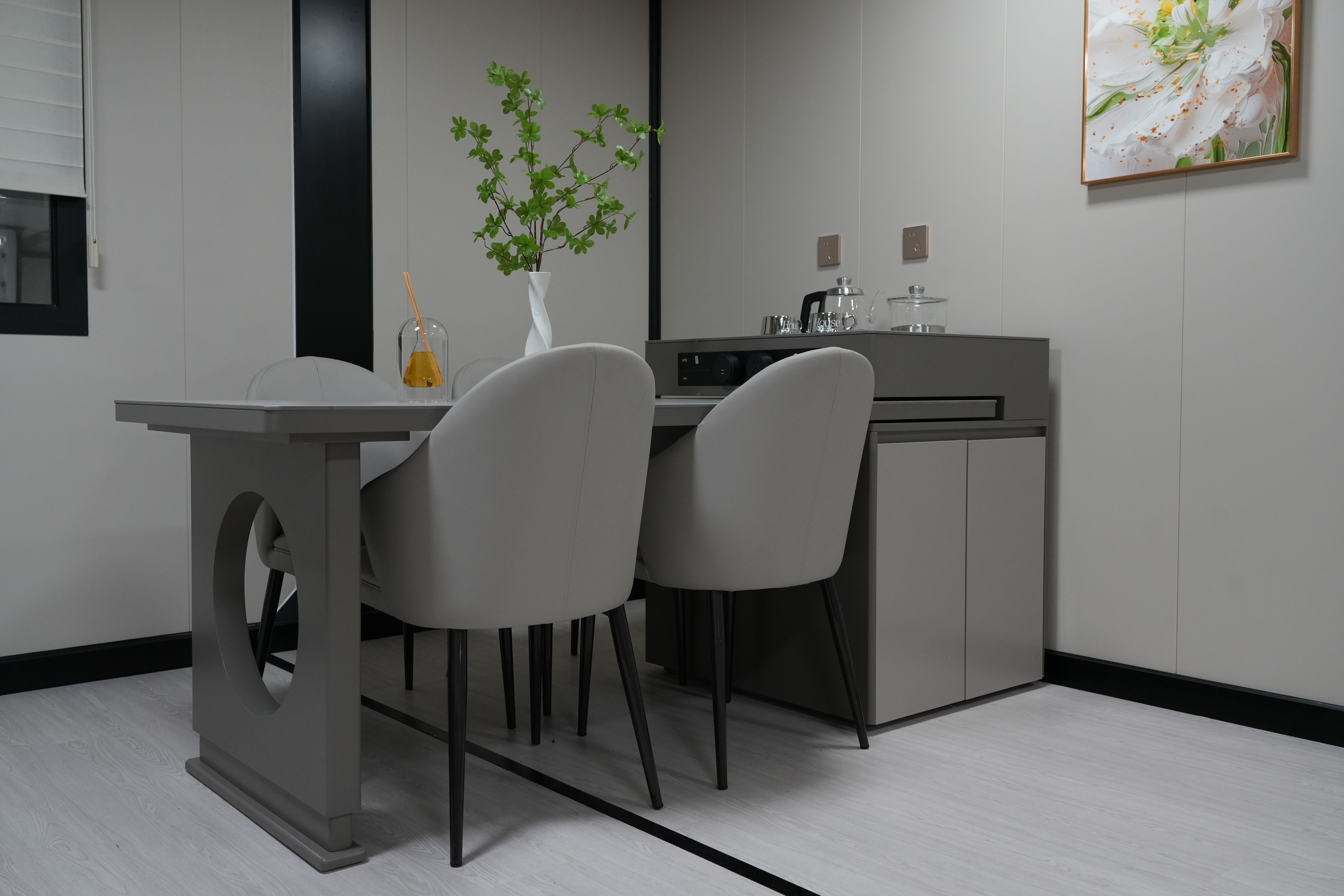 Nestora Living Dining